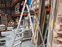 Lot 28 - aluminium trapladder altrex