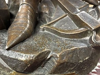 Lot 28 - antieke sculptuur jeanne d'arc in gevechtstenue - get. - afbeelding 5 van  5