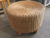 Lot 28 - bijzettafel en poef - afbeelding 2 van  3