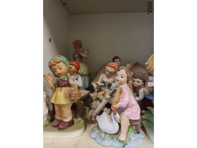 Lot 28 - biscuit beelden. 16 stuks - afbeelding 2 van  4