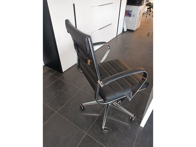 Lot 28 - bureaustoel - afbeelding 2 van  3