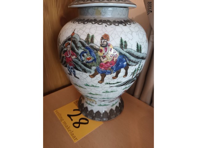 Lot 28 - chinese dekselvaas - afbeelding 3 van  4