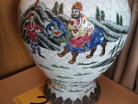 Lot 28 - chinese dekselvaas - afbeelding 3 van  4