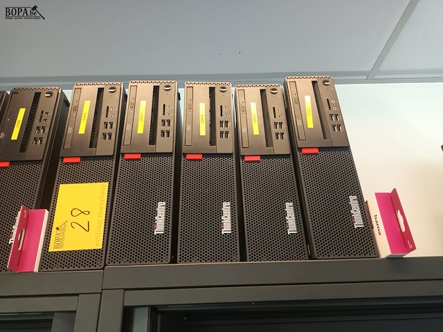 Lot 28 - desktop lenovo thinkcentre. 5 stuks - afbeelding 1 van  3