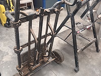 Lot 28 - dewalt opvouwbare steekwagen - afbeelding 3 van  3