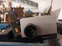 Lot 28 - diaprojector. 2 stuks - afbeelding 2 van  4