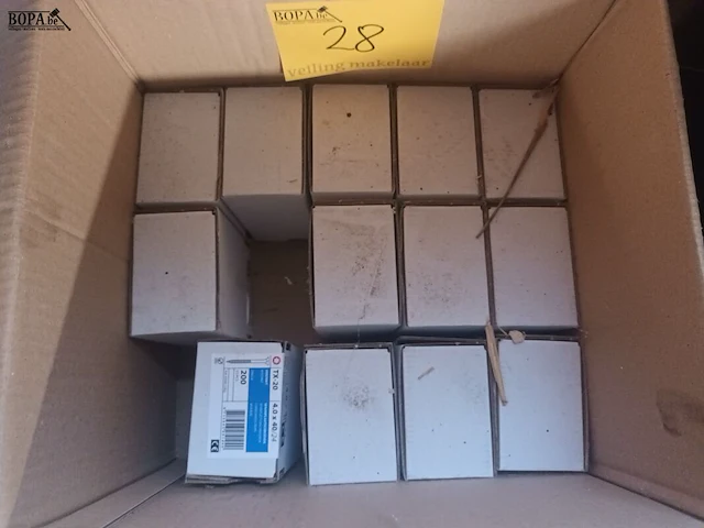 Lot 28 - doos spaanplaatschroeven. 13 stuks - afbeelding 4 van  4