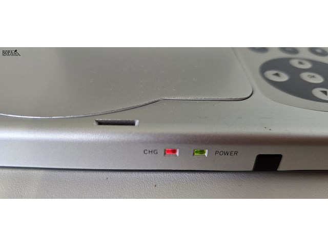 Lot 28 - draagbare dvd speler philips - afbeelding 2 van  3