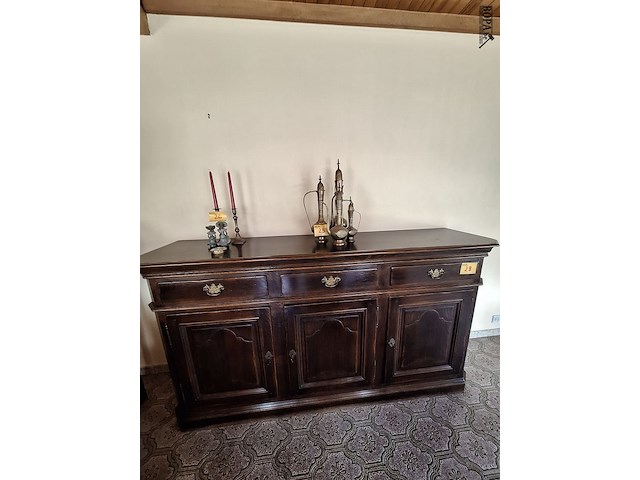 Lot 28 - dressoir kast - afbeelding 1 van  3