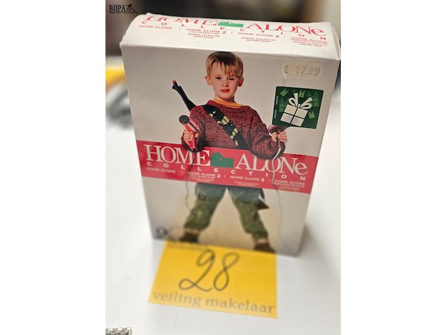 Lot 28 - dvd box home alone - afbeelding 1 van  2