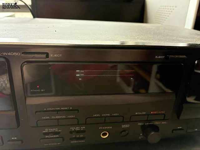 Lot 28 - dvd-speler + casette-speler - afbeelding 8 van  8
