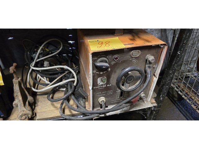 Lot 28 - elettro lasapparaat torpedo 220/380v - afbeelding 1 van  2