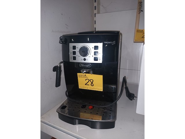 Lot 28 - espresso machine delonghi - afbeelding 1 van  3