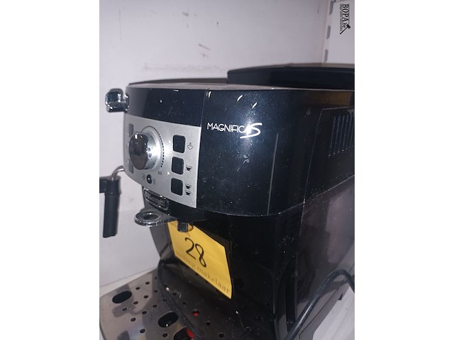Lot 28 - espresso machine delonghi - afbeelding 2 van  3