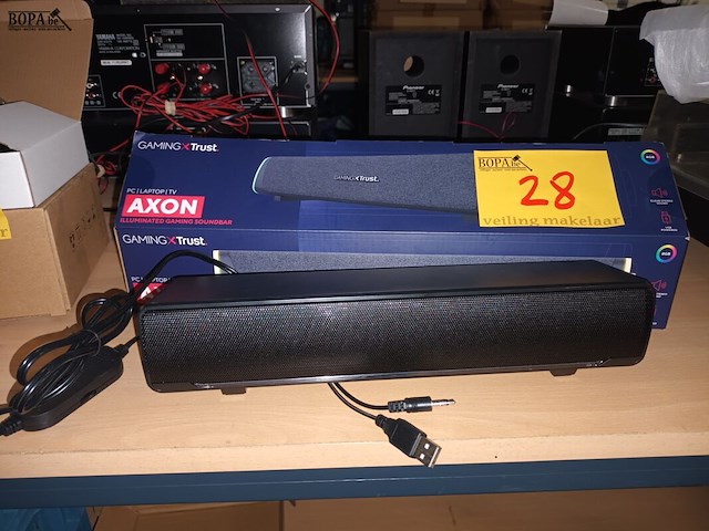 Lot 28 - gaming soundbar. 2 stuks - afbeelding 1 van  5