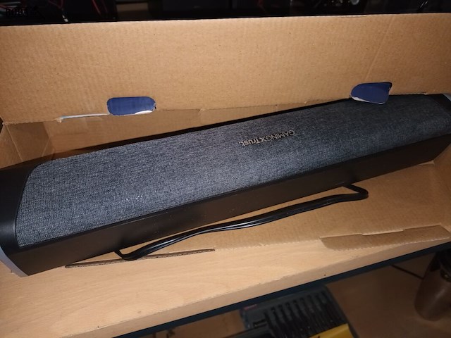 Lot 28 - gaming soundbar. 2 stuks - afbeelding 3 van  5
