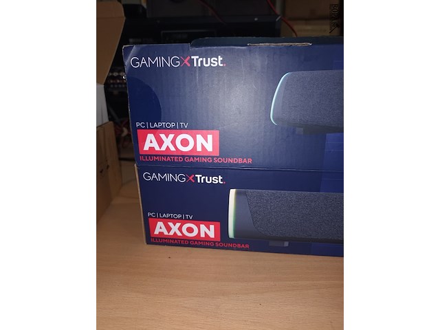 Lot 28 - gaming soundbar. 2 stuks - afbeelding 4 van  5