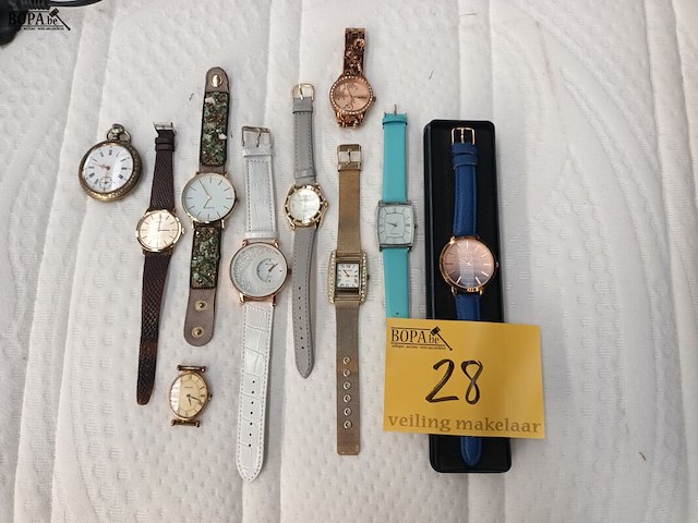 Lot 28 - horloges. 10 stuks - afbeelding 1 van  5