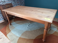 Lot 28 - houten eetkamertafel
