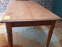 Lot 28 - houten eetkamertafel - afbeelding 2 van  3