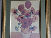 Lot 28 - ingelijste reproductie van 'vaas met 15 zonnebloemen' van va