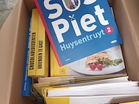 Lot 28 - kookboeken - afbeelding 3 van  4