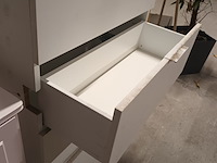 Lot 28 - ladekast - afbeelding 3 van  4