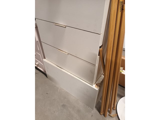 Lot 28 - ladekast - afbeelding 4 van  4