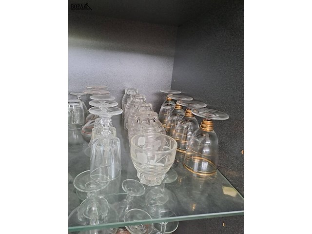 Lot 28 - lot borrelglaasjes - afbeelding 2 van  3