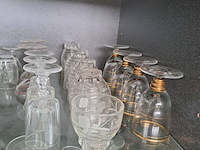 Lot 28 - lot borrelglaasjes - afbeelding 2 van  3