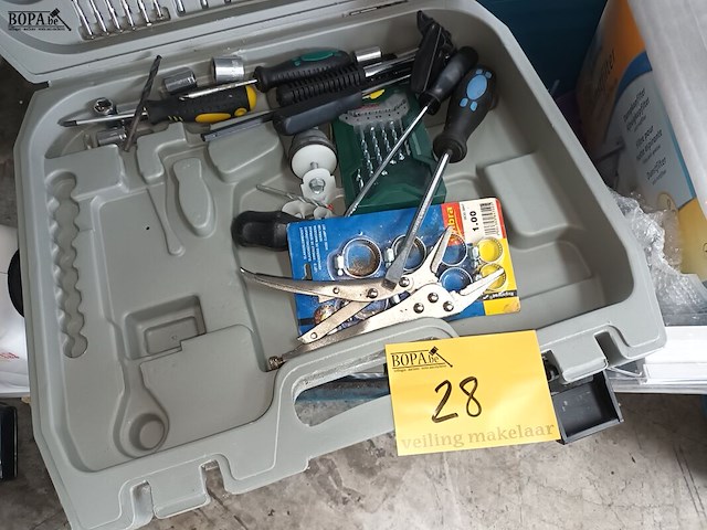 Lot 28 - lot werkmateriaal en gereedschap - afbeelding 3 van  9