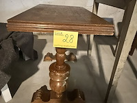Lot 28 - massieve eikenhouten salontafel, geblokt blad b 45,5 l 75,5