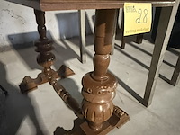 Lot 28 - massieve eikenhouten salontafel, geblokt blad b 45,5 l 75,5 - afbeelding 4 van  4