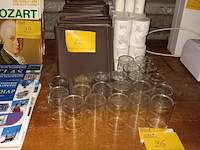 Lot 28 - menuboeken, glaasjes en kassarollen