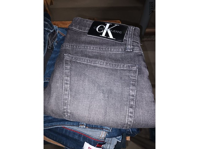 Lot 28 - merkkledij jeans broeken. 19 stuks - afbeelding 2 van  5