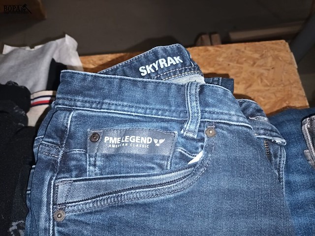 Lot 28 - merkkledij jeans broeken. 19 stuks - afbeelding 5 van  5
