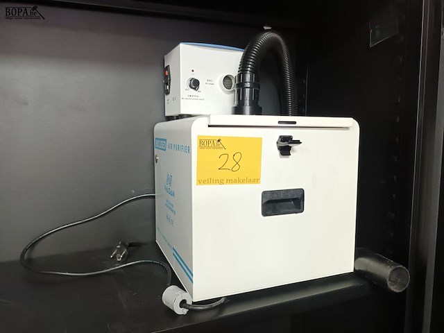 Lot 28 - nasan air laser fume extractor - afbeelding 1 van  4