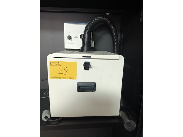 Lot 28 - nasan air laser fume extractor - afbeelding 4 van  4