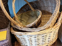 Lot 28 - opbergmanden en rieten manden. 7 stuks - afbeelding 3 van  3