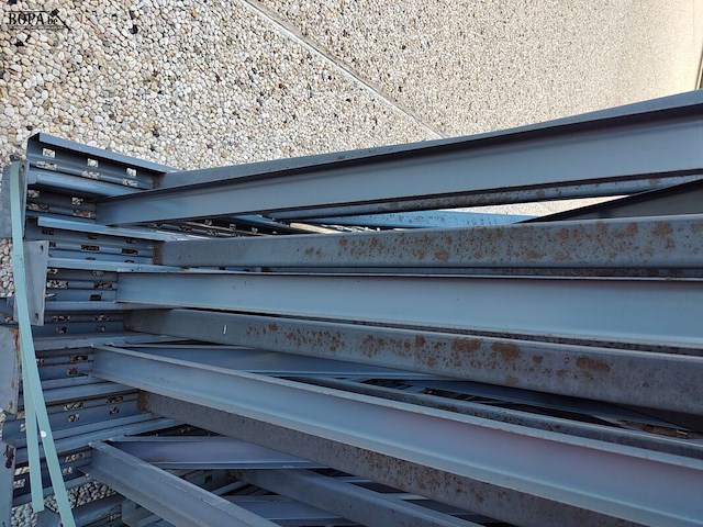 Lot 28 - palletstelling met 12 staanders - afbeelding 2 van  5