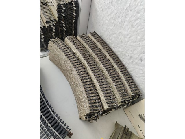 Lot 28 - railbochten - 42 stuks - afbeelding 2 van  2