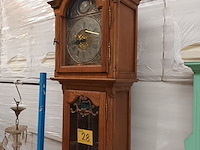 Lot 28 - staande klok