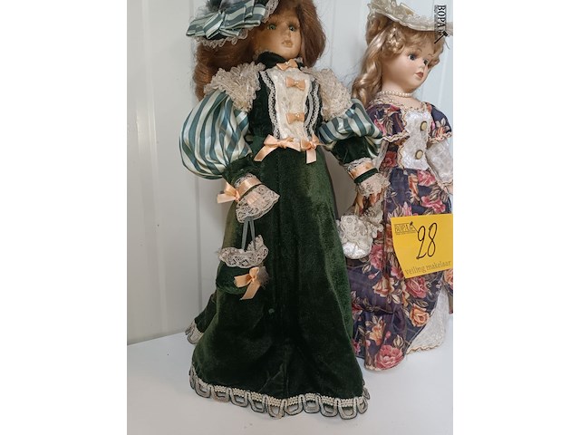 Lot 28 - vintage porseleinen pop. 2 stuks - afbeelding 4 van  6