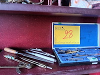 Lot 28 - vintage tekenpassers - afbeelding 1 van  3