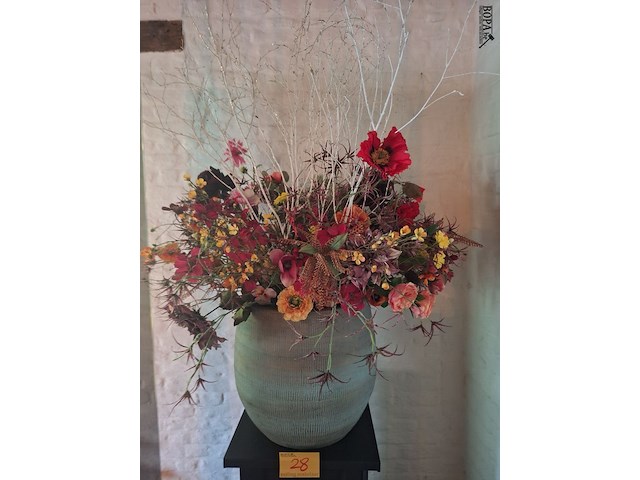 Lot 28 - zuil met bloempot - afbeelding 3 van  3