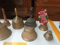 Lot 280 - belletjes. 9 stuks - afbeelding 3 van  3