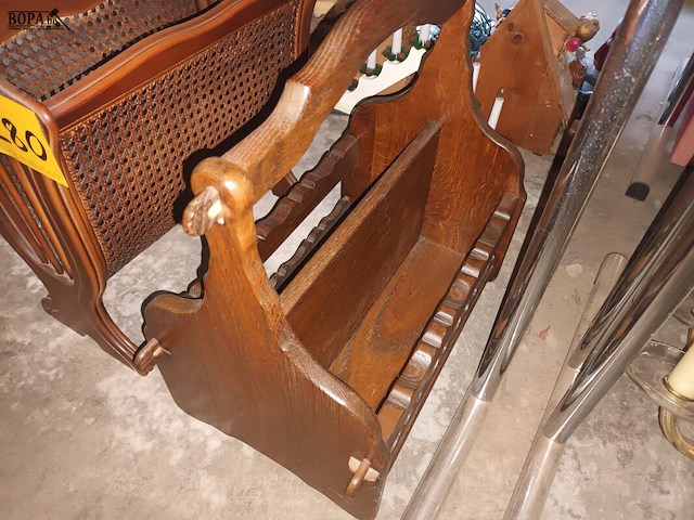 Lot 280 - krantenbak. 2 stuks - afbeelding 2 van  3