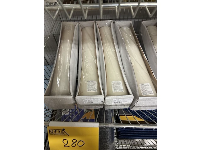 Lot 280 - lot kaarsen - nieuw - 5 stuks - afbeelding 1 van  1
