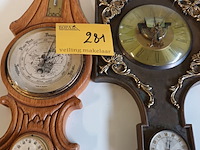 Lot 281 - barometers. 2 stuks - afbeelding 1 van  6