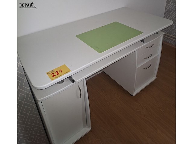Lot 281 - bureau - afbeelding 1 van  1